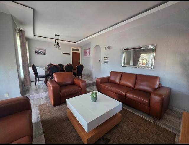 3 BEDROOM HOUSE FOR SALE IN FREEWAY PARK